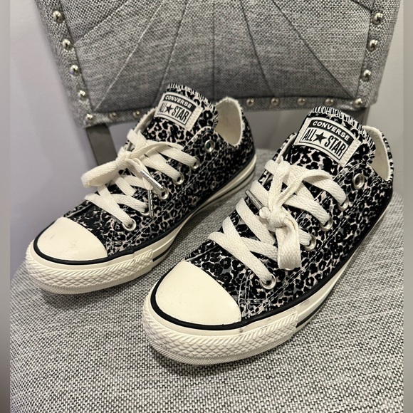 Converse All Star Women's Size 7 Sneakers / Shoes Cheetah Leopard Black & White - Picture 1 of 11